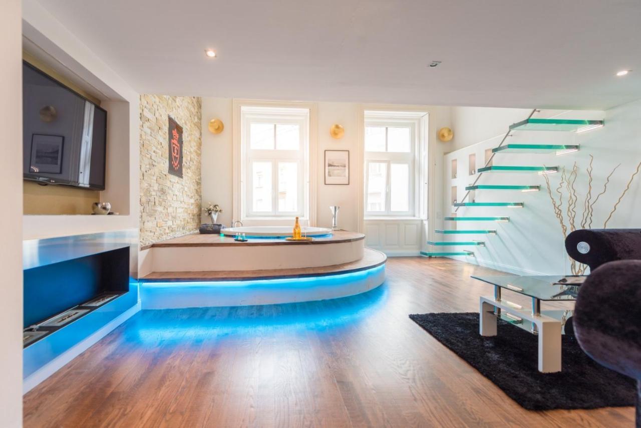Enzo Capo Jacuzzi Andrassy Apartamento Budapeste Exterior foto